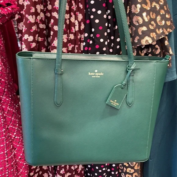 Kate Spade Schuyler Medium Tote
Deep Jade - Picture 12 of 16